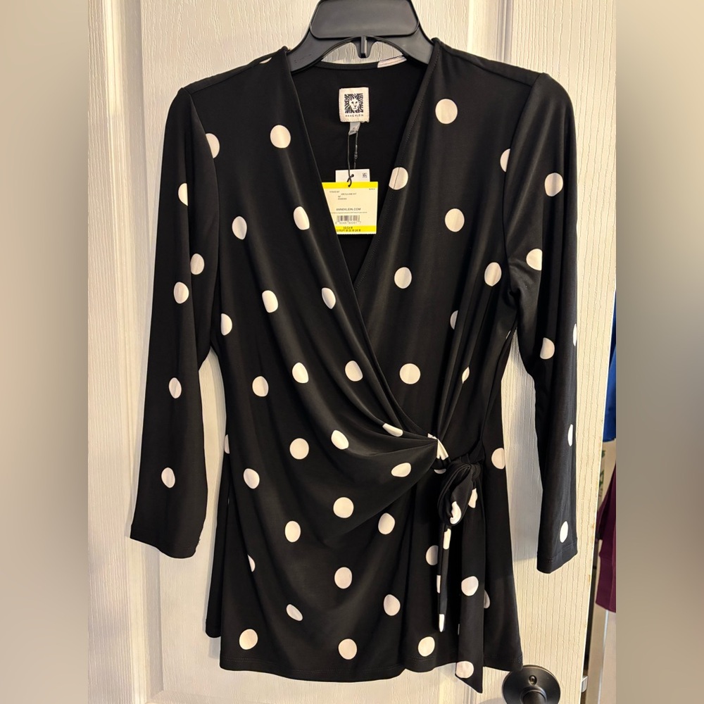 Brand New Anne Klein Wrap Top Size M